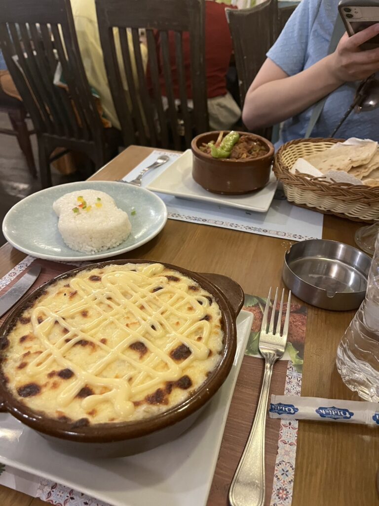 エジプト料理のムカサとタジン