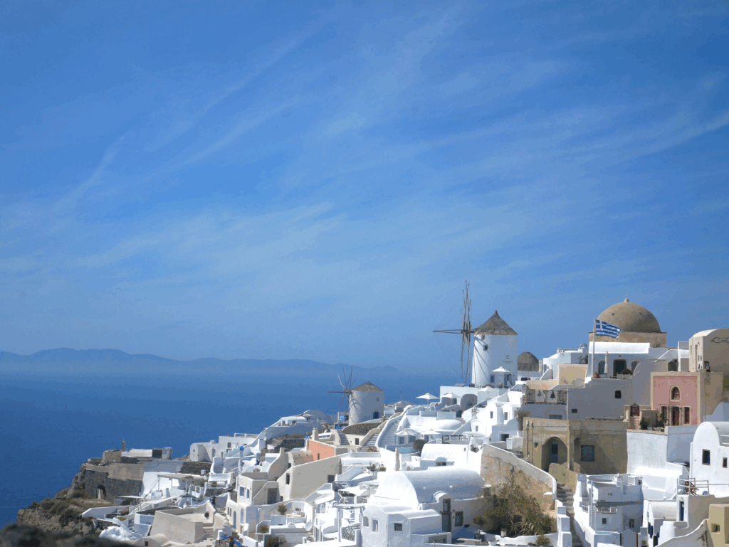 ギリシャ・サントリーニの白い町並み
